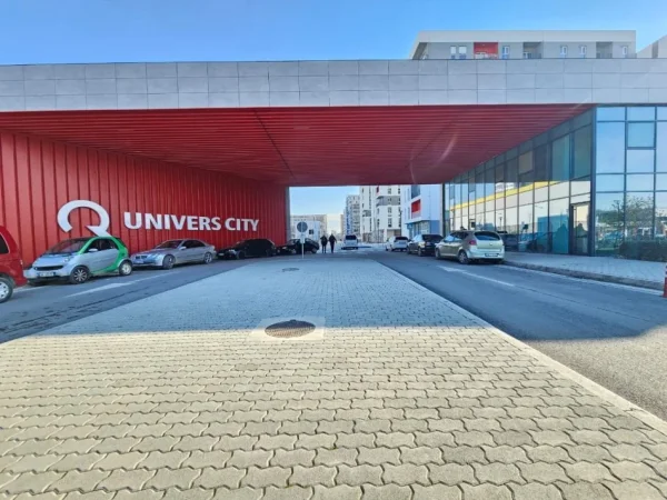Tirane, shitet apartament 1+1+Ballkon Kati 4, 65 m² 74.500 € (Univers City)