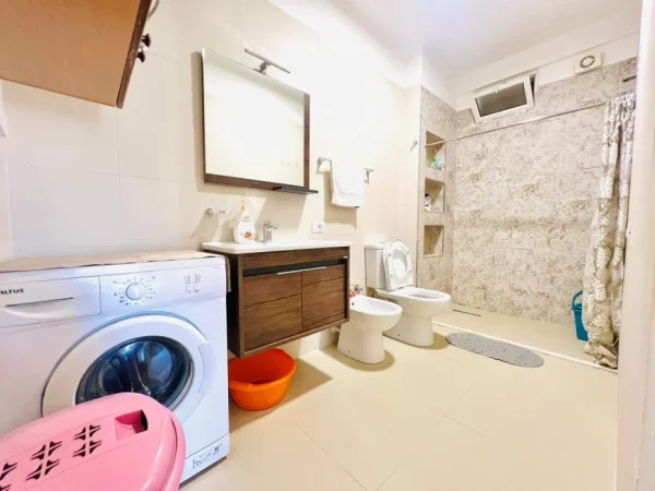 Durres, jepet me qera apartament 1+1 Kati 2, 65 m² 300 € (Iliria, Plazh)