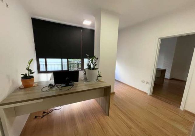 Tirane, jepet me qera apartament 1+1 Kati 1, 60 m² 500 € (Komuna e Parisit)