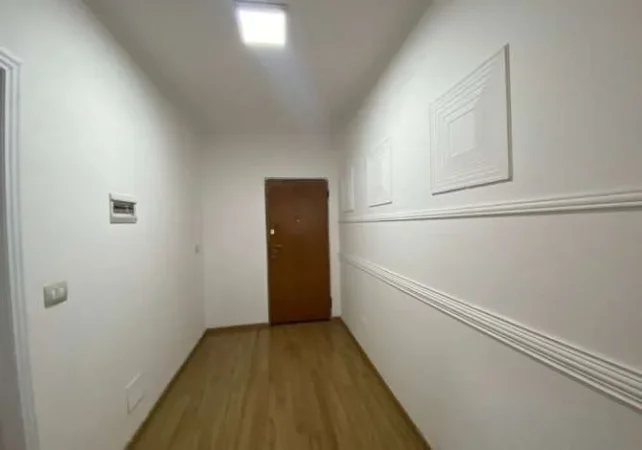 Tirane, jepet me qera apartament 1+1 Kati 1, 60 m² 500 € (Komuna e Parisit)