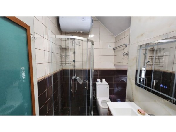 Tirane, jepet me qera Vile 2+1 Kati 1, 100 m² 500 € (Rruga Sabaudin Gabrani)