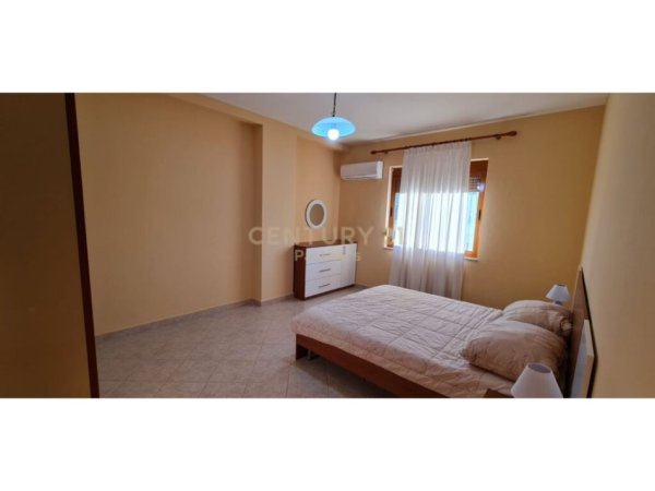 Tirane, jepet me qera apartament 2+1+Ballkon Kati 5, 129 m² 650 € (Rruga Bako Dervishaj)
