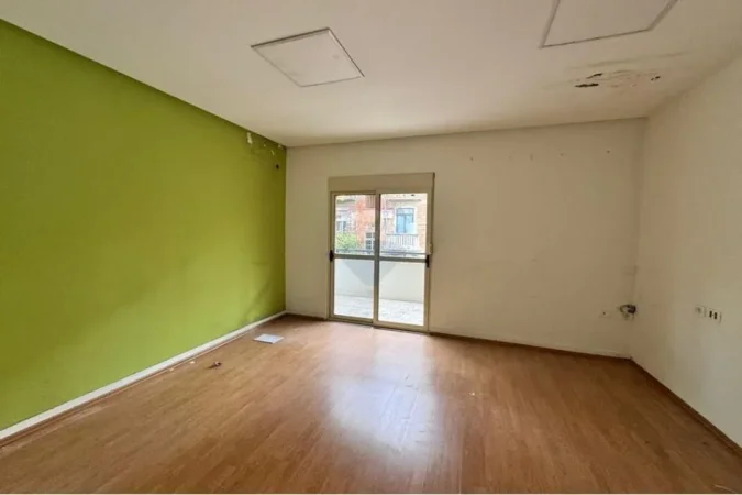 Tirane, jepet me qera zyre Kati 2, 150 m² 1.500 € (QIRA AMBIENT PER ZYRA STADIUMI DINAMO!)