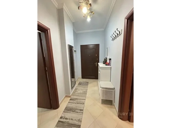 Tirane, jepet me qera apartament 1+1+Ballkon Kati 2, 82 m² 145.000 € (liqeni i tiranes)
