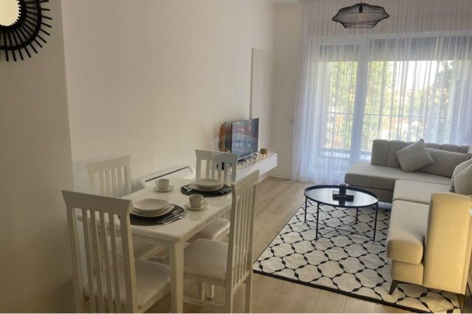 Tirane, jepet me qera apartament 1+1+Ballkon Kati 5, 60 m² 550 € (Kompleksi Kontakt)