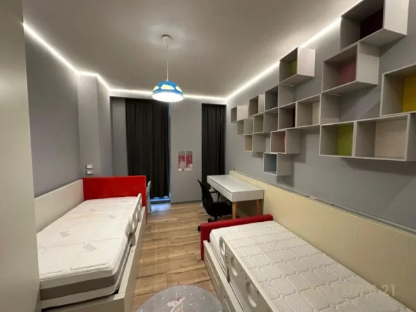Tirane, jepet me qera apartament 2+1 Kati 7, 100 m² 1.100 € 