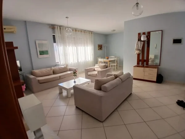 Tirane, jepet me qera apartament 2+1+Aneks Kati 9, 115 m² 750 € (Rruga Barrikadave,prane kryqezimi 9-kateshet)