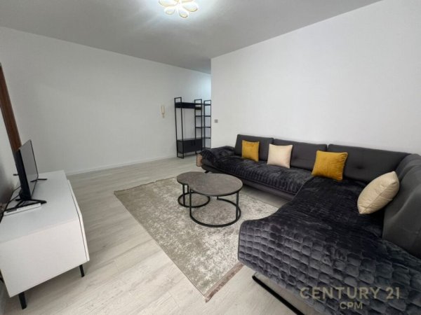 Tirane, jepet me qera apartament 1+1+Ballkon Kati 7, 60 m² 650 € 