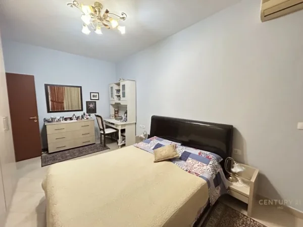 Tirane, shes apartament 1+1+Ballkon , 82 m² 140.000 € (Liqeni i Thatë)