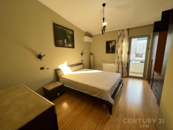 Tirane, jepet me qera apartament Kati 7, 98 m² 900 € (kodra e diellit)