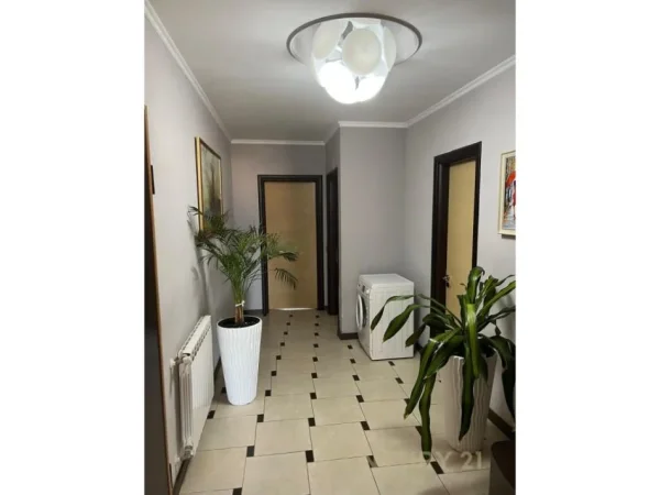 Tirane, jepet me qera apartament Kati 7, 98 m² 900 € (kodra e diellit)