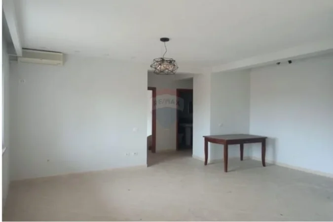 Tirane, jepet me qera apartament 2+1 Kati 3, 110 m² 450 € (Reshit Petrela)