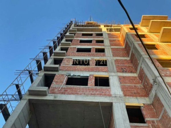 Tirane, shitet apartament 2+1 Kati 9, 91 m² 157.500 € (xhamllik)