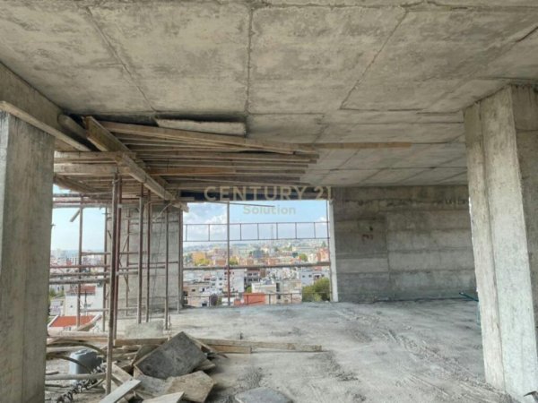 Tirane, shitet apartament 2+1 Kati 9, 91 m² 157.500 € (xhamllik)