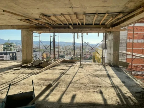 Tirane, shitet apartament 2+1 Kati 9, 91 m² 157.500 € (xhamllik)