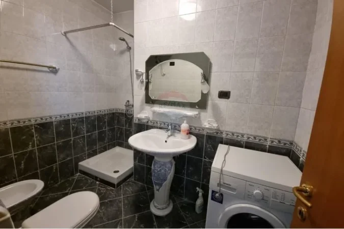 Tirane, jepet me qera apartament 2+1+Ballkon Kati 10, 103 m² 900 € (Prokuroria)