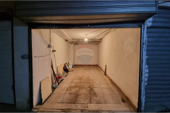 Tirane, jepet me qera apartament 2+1+Ballkon Kati 10, 103 m² 900 € (Prokuroria)