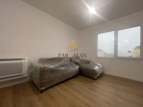 Tirane, jepet me qera apartament 3+1 Kati 9, 113 m² 700 € (Kryqezimi i Laprakes)