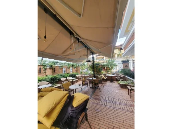 Tirane, jepet me qera ambjent biznesi Kati 0, 120 m² 500 € 