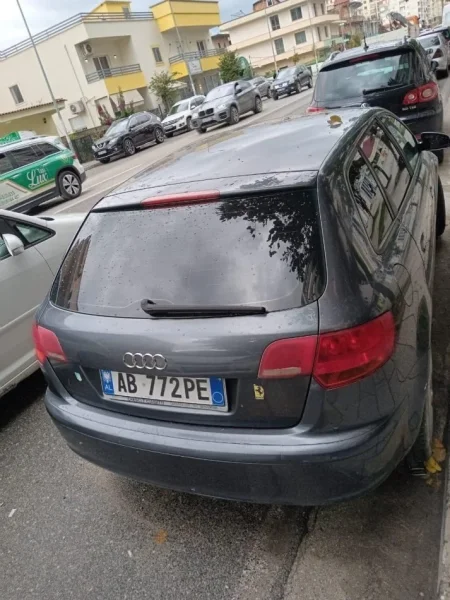 Tirane, shes makine Audi Nafte, gri metalizato manuale Kondicioner 4.000 €
