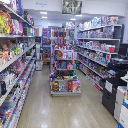 Tirane, shes shitet biznesi kancelari lodra libra ME KLIENTELE TE NGRITUR DHE NE NJE ZONE MJAFT TE MIRE