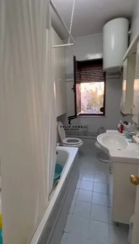 Tirane, jepet me qera apartament 2+1+Ballkon Kati 4, 90 m² 700 € (RRUGA E KOSOVAREVE)