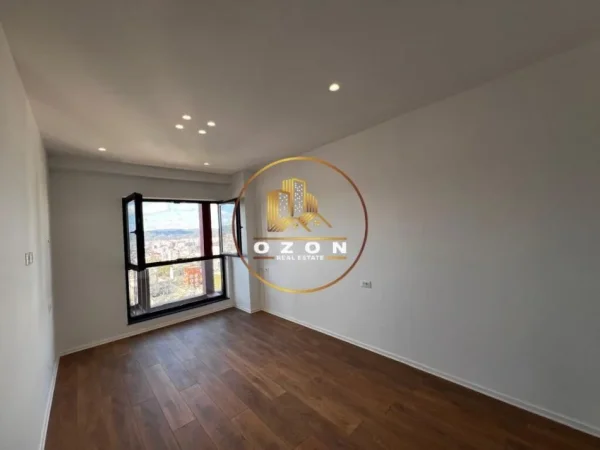 Apartament 2+1+2 për biznes me qira në Tirana Garden Building, Rruga e Kavajës!