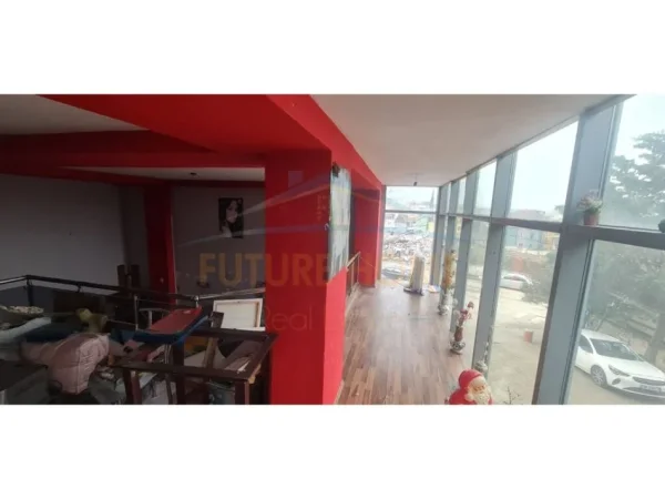 Tirane, jepet me qera ambjent biznesi Kati 0, 80 m² 