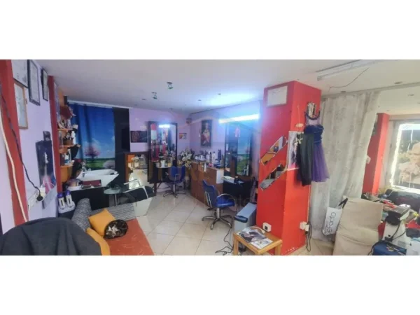 Tirane, jepet me qera ambjent biznesi Kati 0, 80 m² 