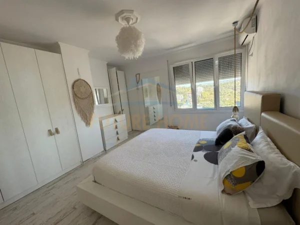 Durres, shitet apartament 1+1+Ballkon Kati 14, 134 m² 195.000 € (Shkembi i Kavajes, Durres)