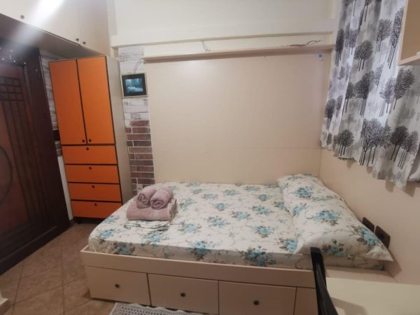 Tirane, jepet me qera garsonier 1+1 Kati 2, 32 m² 370 € (Rruga 5 Maj)