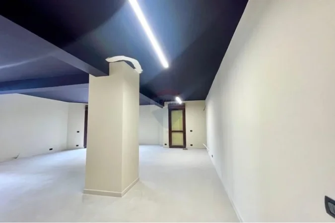 Tirane, jepet me qera zyre Kati 8, 155 m² 2.000 € (Torre Drini Qender)