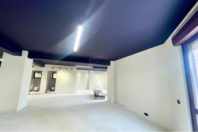 Tirane, jepet me qera zyre Kati 8, 155 m² 2.000 € (Torre Drini Qender)