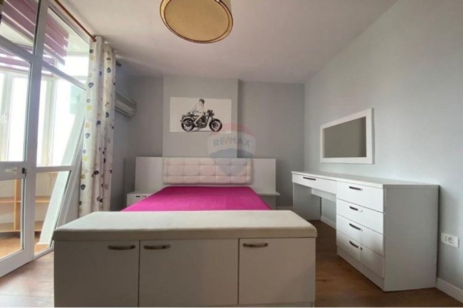 Tirane, jepet me qera apartament 2+1 Kati 13, 122 m² 980 € (Bulevard Zhan Dark)