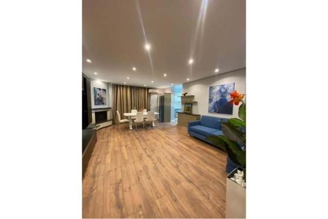 Tirane, jepet me qera apartament 2+1 Kati 13, 122 m² 980 € (Bulevard Zhan Dark)