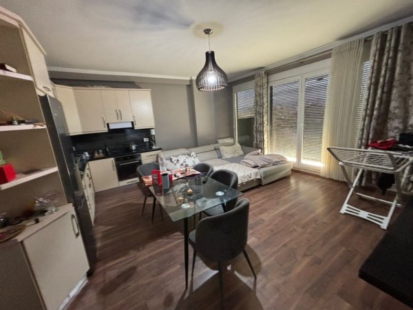 Tirane, jepet me qera apartament 1+1+Ballkon Kati 4, 100 m² 650 € (dritan hoxha)