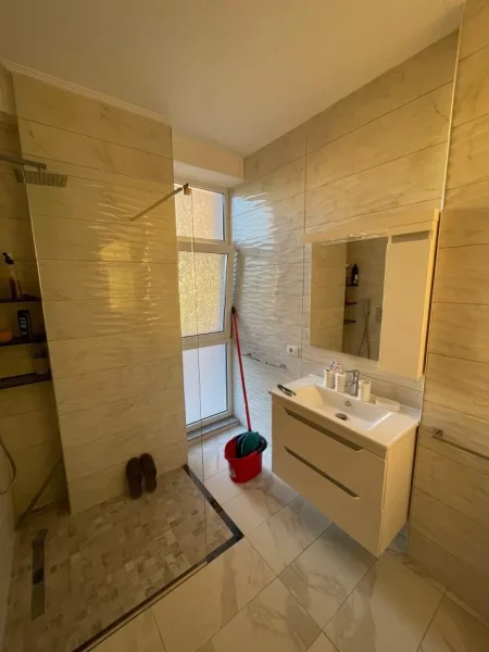 Tirane, shitet apartament 2+1+Ballkon Kati 3, 119 m² 200.000 € (5 maj)