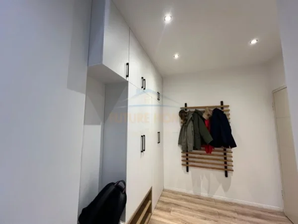 Tirane, shitet apartament 2+1+Ballkon Kati 2, 82 m² 120.000 € (Fresku)