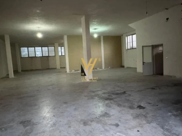 Tirane, jepet me qera magazine Kati 0, 376 m² 1.200 € (KASHAR)