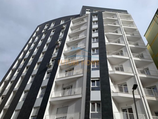 Tirane, jepet me qera apartament 1+1 Kati 4, 65 m² 750 € (Rruga Barrikadave)