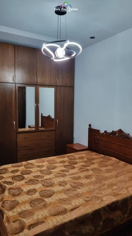 Tirane, jepet me qera apartament 2+1 Kati 2, 85 m² 400 € (fresku)