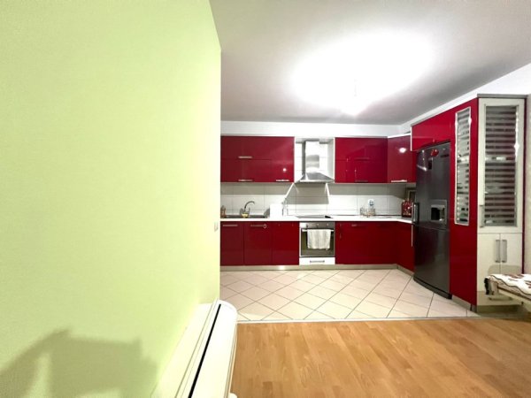 Tirane, jepet me qera apartament 2+1 Kati 5, 94 m² 700 € (Kompleksi kontakt)