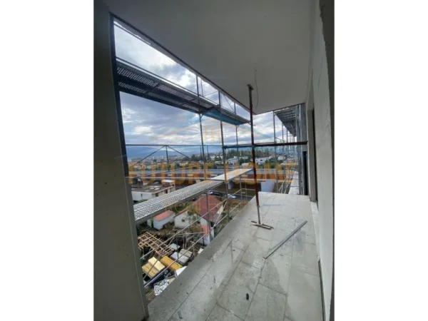 Tirane, shitet apartament 2+1+Ballkon Kati 5, 83 m² 110.000 € (Paskuqan)