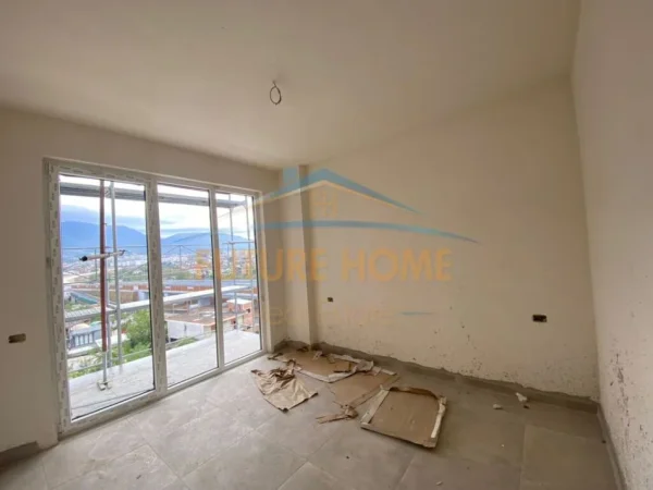 Tirane, shitet apartament 2+1+Ballkon Kati 5, 83 m² 110.000 € (Paskuqan)