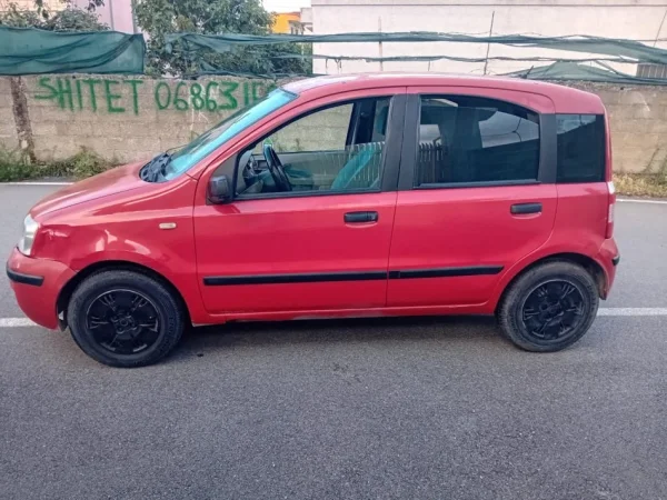 Tirane, makine ️FIAT PANDA 2004 1.2 BENZINE- GAZ️ Benzin+Gaz, e kuqe manuale Klima 200.000 km 2.190 €