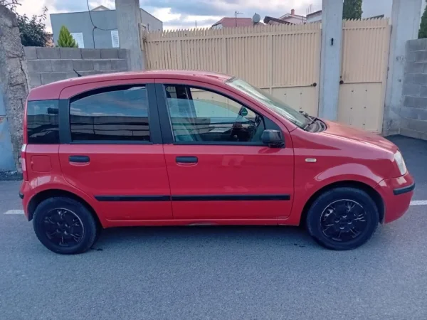 Tirane, makine ️FIAT PANDA 2004 1.2 BENZINE- GAZ️ Benzin+Gaz, e kuqe manuale Klima 200.000 km 2.190 €