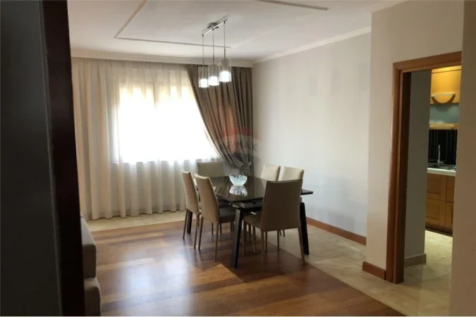 Tirane, jepet me qera apartament 3+1+Ballkon Kati 6, 151 m² 1.100 € (Myslym Shyri)