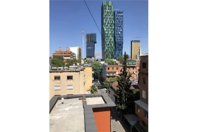 Tirane, jepet me qera apartament 3+1+Ballkon Kati 6, 151 m² 1.100 € (Myslym Shyri)