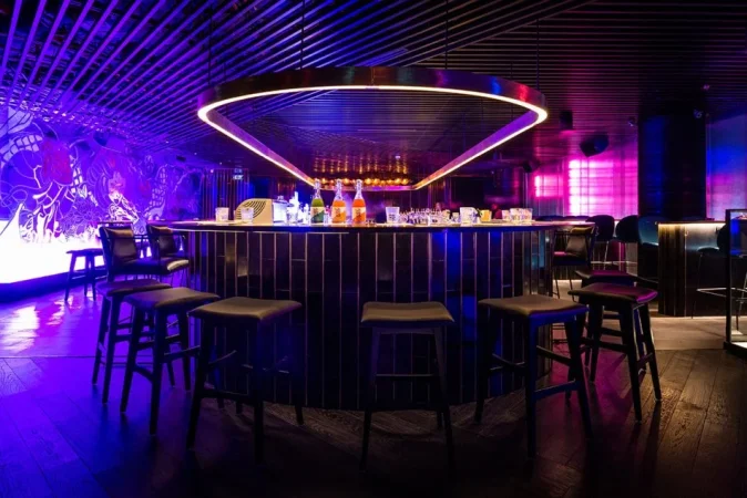 Tirane, jepet me qera lokal Kati 0, 130 m² 1.000 € (komuna e parisit)