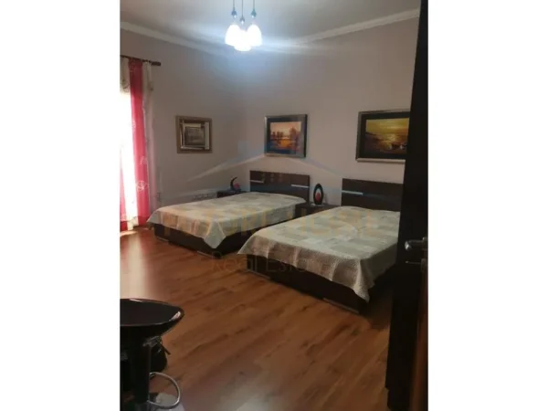 Durres, shitet 2 Katshe , 550 m² 550.000 € (Shitet, Vile , Prane UKD , Durres)